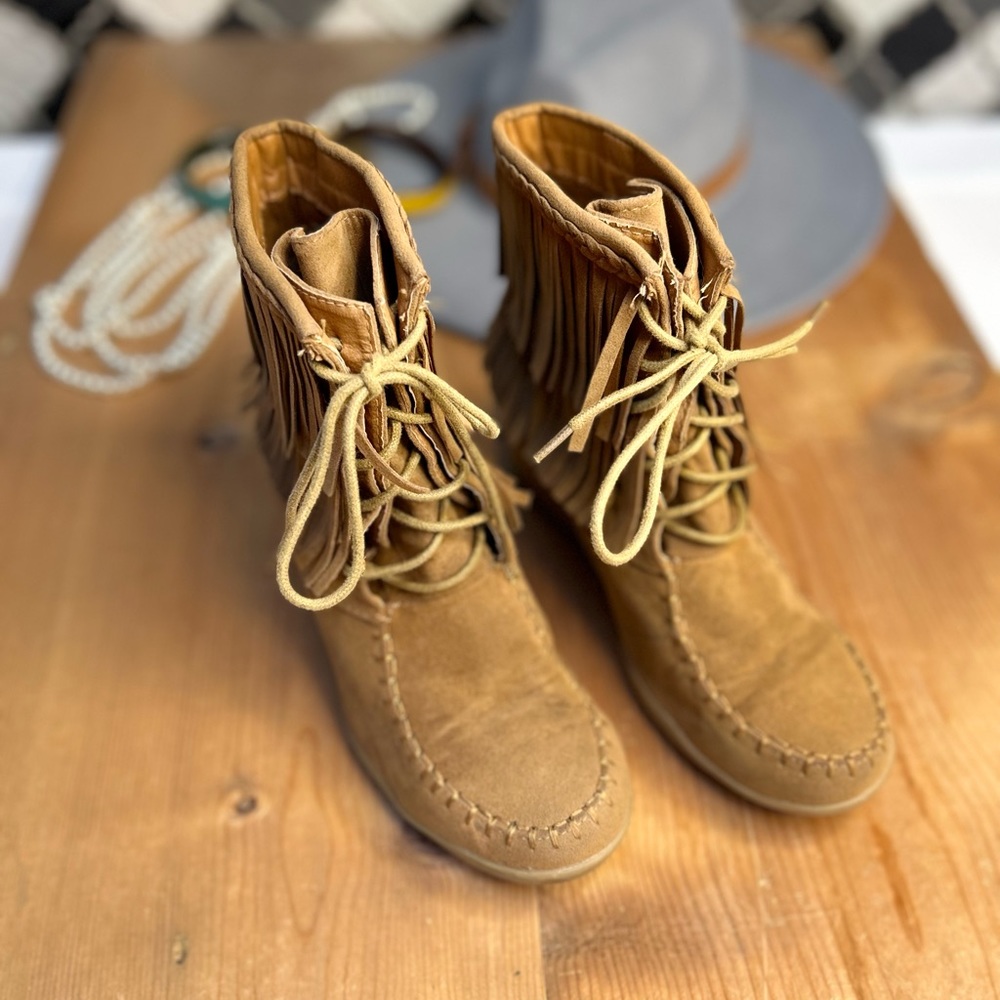 Moccasin Wedge